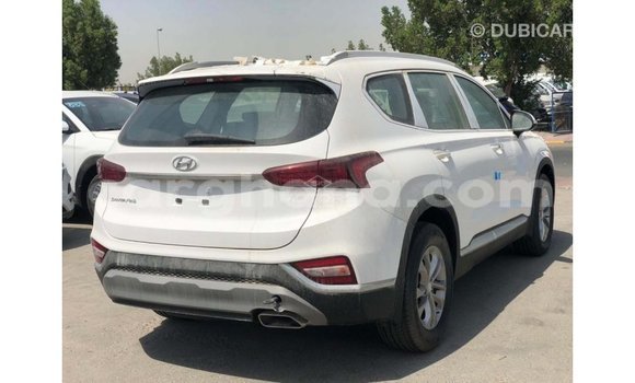 Ra Imported Hyundai Santa Fe funfun Ọkọ̀ in Import - Dubai ni Ashanti Ra Imported Hyundai Santa Fe funfun Ọkọ̀ in Import - Dubai ni Ashanti