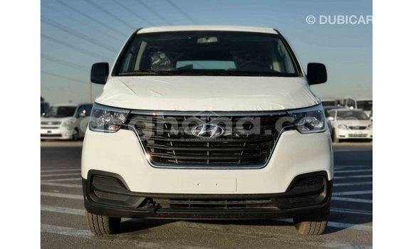 Buy Import Hyundai Accent White Car in Import - Dubai in Ashanti Buy Import Hyundai Accent White Car in Import - Dubai in Ashanti