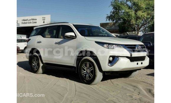 Sayi Imported Toyota Fortuner White Mota in Import - Dubai a Ashanti Sayi Imported Toyota Fortuner White Mota in Import - Dubai a Ashanti