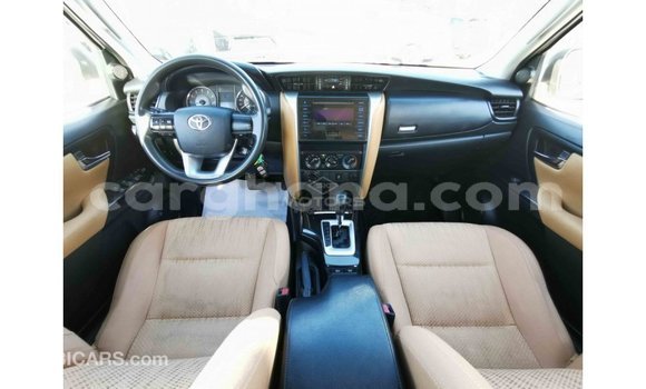 Sayi Imported Toyota Fortuner White Mota in Import - Dubai a Ashanti Sayi Imported Toyota Fortuner White Mota in Import - Dubai a Ashanti