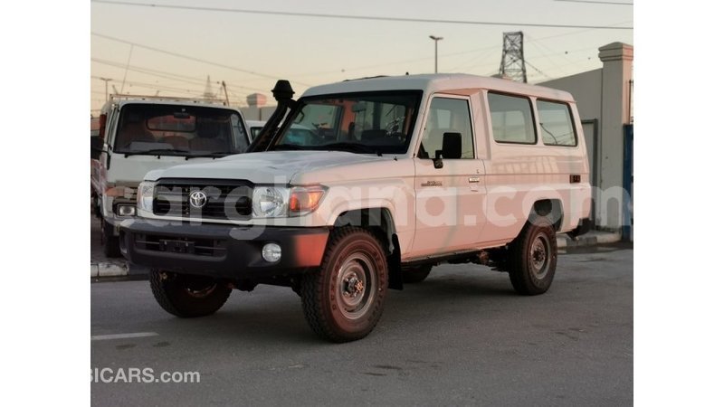 Big with watermark toyota land cruiser ashanti import dubai 14119