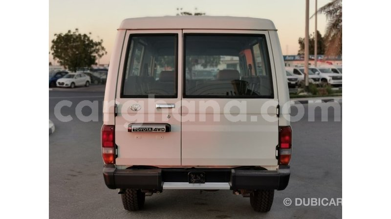 Big with watermark toyota land cruiser ashanti import dubai 14119