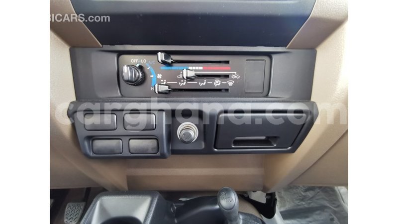 Big with watermark toyota land cruiser ashanti import dubai 14119