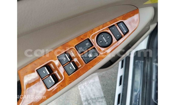 Buy Import Hyundai Tucson White Car in Import - Dubai in Ashanti Buy Import Hyundai Tucson White Car in Import - Dubai in Ashanti