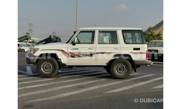 Buy Import Toyota Land Cruiser White Car in Import - Dubai in Ashanti Buy Import Toyota Land Cruiser White Car in Import - Dubai in Ashanti