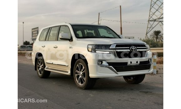 Buy Import Toyota Land Cruiser White Car in Import - Dubai in Ashanti Buy Import Toyota Land Cruiser White Car in Import - Dubai in Ashanti