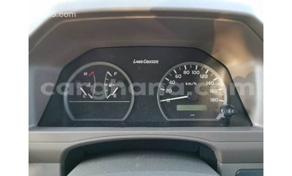 Sayi Imported Toyota Land Cruiser Red Mota in Import - Dubai a Ashanti Sayi Imported Toyota Land Cruiser Red Mota in Import - Dubai a Ashanti