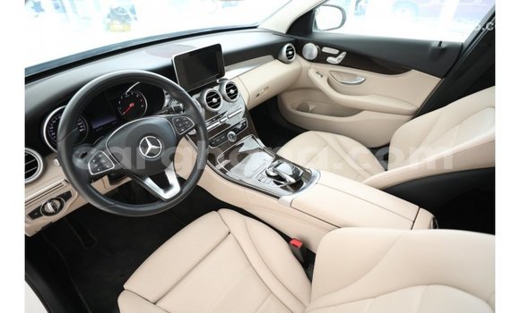 Ra Imported Mercedes‒Benz 1117 funfun Ọkọ̀ akẹ́rù ńlá in Import - Dubai ni Ashanti Ra Imported Mercedes‒Benz 1117 funfun Ọkọ̀ akẹ́rù ńlá in Import - Dubai ni Ashanti