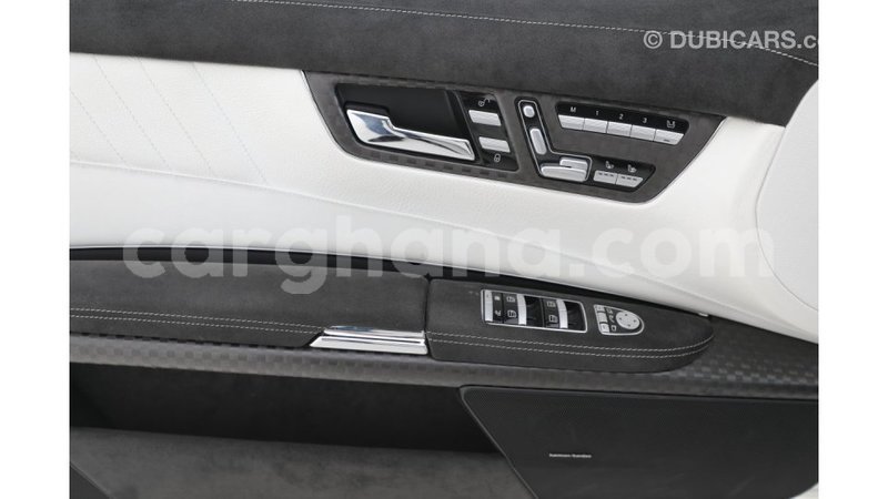 Big with watermark mercedes benz 1117 ashanti import dubai 14147