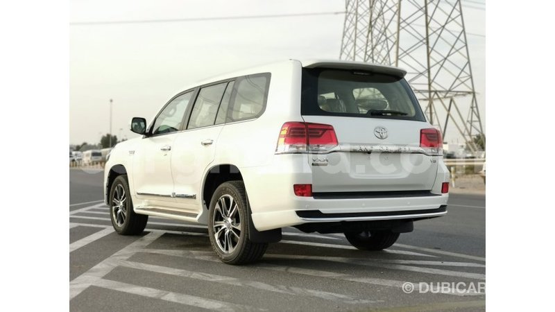 Big with watermark toyota land cruiser ashanti import dubai 14150