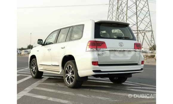 Buy Import Toyota Land Cruiser White Car in Import - Dubai in Ashanti Buy Import Toyota Land Cruiser White Car in Import - Dubai in Ashanti