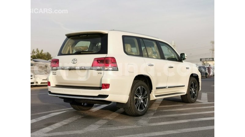 Big with watermark toyota land cruiser ashanti import dubai 14150