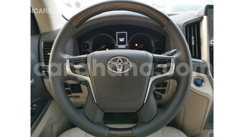 Big with watermark toyota land cruiser ashanti import dubai 14150