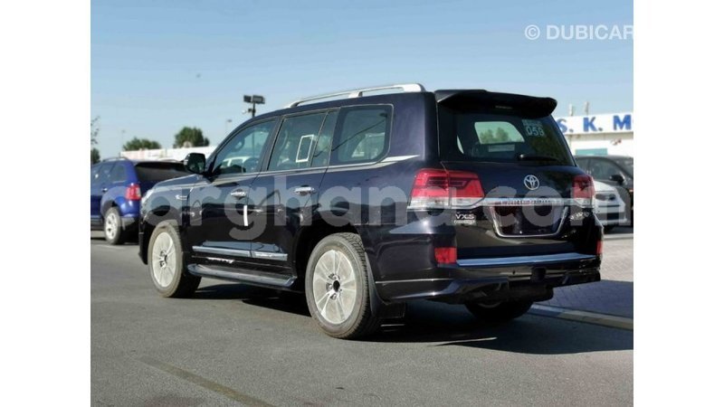 Big with watermark toyota land cruiser ashanti import dubai 14170