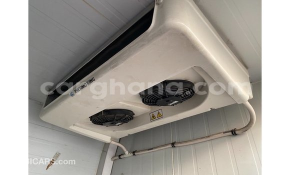 Buy Import Volkswagen Beetle White Car in Import - Dubai in Ashanti Buy Import Volkswagen Beetle White Car in Import - Dubai in Ashanti