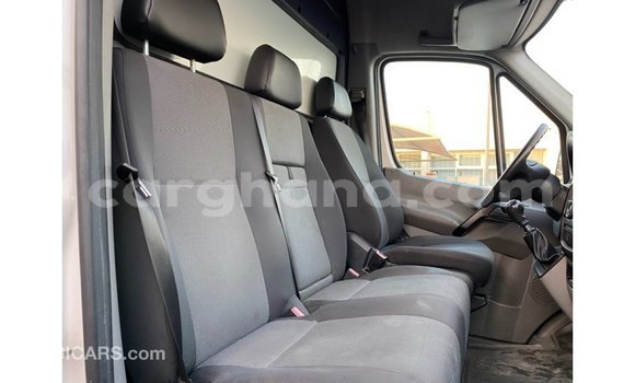 Buy Import Volkswagen Beetle White Car in Import - Dubai in Ashanti Buy Import Volkswagen Beetle White Car in Import - Dubai in Ashanti