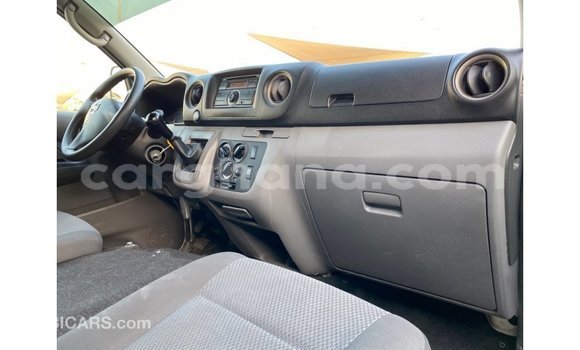 Ra Imported Nissan Urvan funfun Ọkọ̀ in Import - Dubai ni Ashanti Ra Imported Nissan Urvan funfun Ọkọ̀ in Import - Dubai ni Ashanti