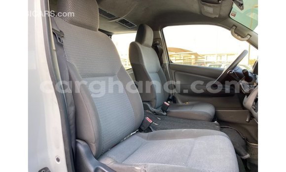 Ra Imported Nissan Urvan funfun Ọkọ̀ in Import - Dubai ni Ashanti Ra Imported Nissan Urvan funfun Ọkọ̀ in Import - Dubai ni Ashanti
