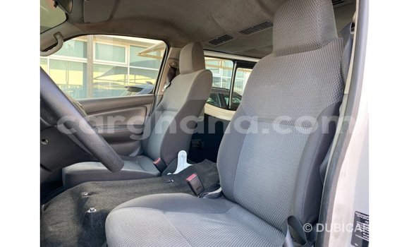 Ra Imported Nissan Urvan funfun Ọkọ̀ in Import - Dubai ni Ashanti Ra Imported Nissan Urvan funfun Ọkọ̀ in Import - Dubai ni Ashanti