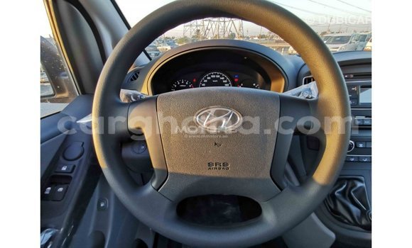 Ra Imported Hyundai Accent funfun Ọkọ̀ in Import - Dubai ni Ashanti Ra Imported Hyundai Accent funfun Ọkọ̀ in Import - Dubai ni Ashanti