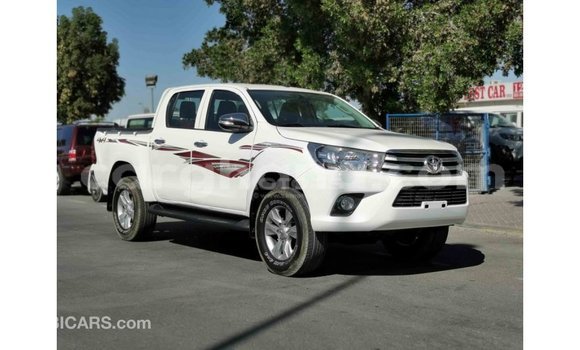 Ra Imported Toyota Hilux funfun Ọkọ̀ in Import - Dubai ni Ashanti Ra Imported Toyota Hilux funfun Ọkọ̀ in Import - Dubai ni Ashanti