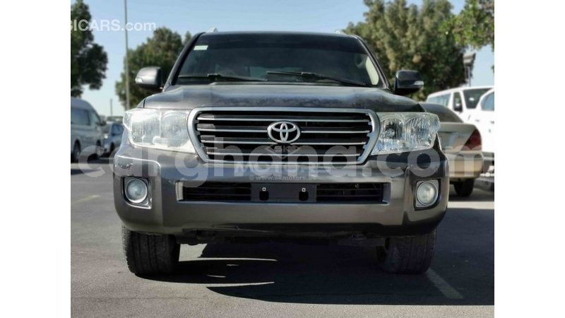 Big with watermark toyota land cruiser ashanti import dubai 14238