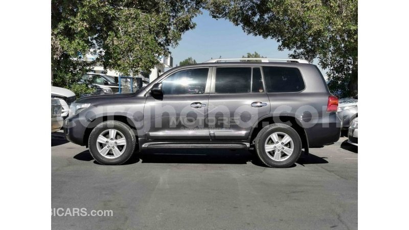 Big with watermark toyota land cruiser ashanti import dubai 14238