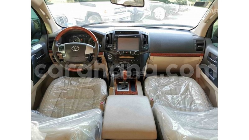 Big with watermark toyota land cruiser ashanti import dubai 14238