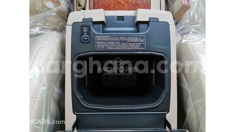 Big with watermark toyota land cruiser ashanti import dubai 14238