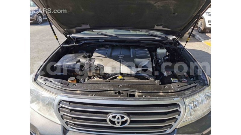 Big with watermark toyota land cruiser ashanti import dubai 14238