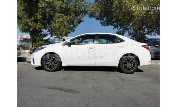 Sayi Imported Toyota Corolla White Mota in Import - Dubai a Ashanti Sayi Imported Toyota Corolla White Mota in Import - Dubai a Ashanti