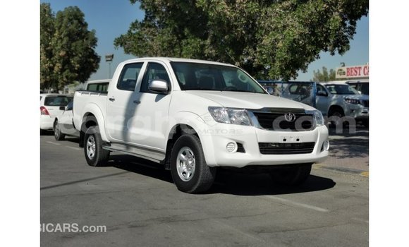 Buy Import Toyota Hilux White Car in Import - Dubai in Ashanti Buy Import Toyota Hilux White Car in Import - Dubai in Ashanti