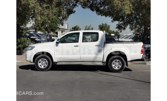 Buy Import Toyota Hilux White Car in Import - Dubai in Ashanti Buy Import Toyota Hilux White Car in Import - Dubai in Ashanti