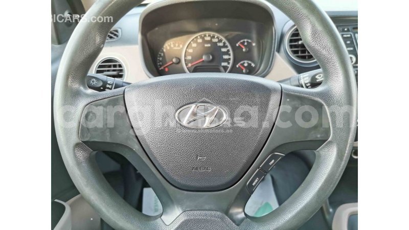 Big with watermark hyundai i10 ashanti import dubai 14260