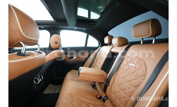 Ra Imported Mercedes‒Benz 1117 Red Ọkọ̀ akẹ́rù ńlá in Import - Dubai ni Ashanti Ra Imported Mercedes‒Benz 1117 Red Ọkọ̀ akẹ́rù ńlá in Import - Dubai ni Ashanti