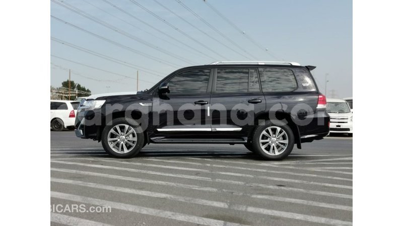 Big with watermark toyota land cruiser ashanti import dubai 14272