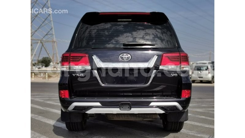 Big with watermark toyota land cruiser ashanti import dubai 14272