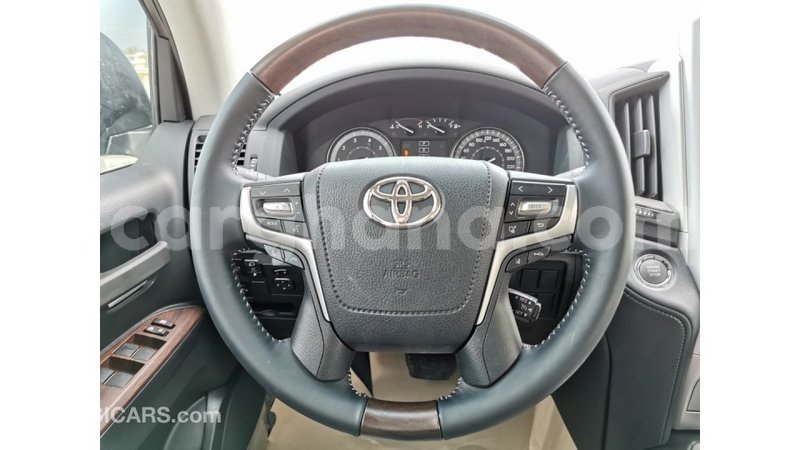 Big with watermark toyota land cruiser ashanti import dubai 14272