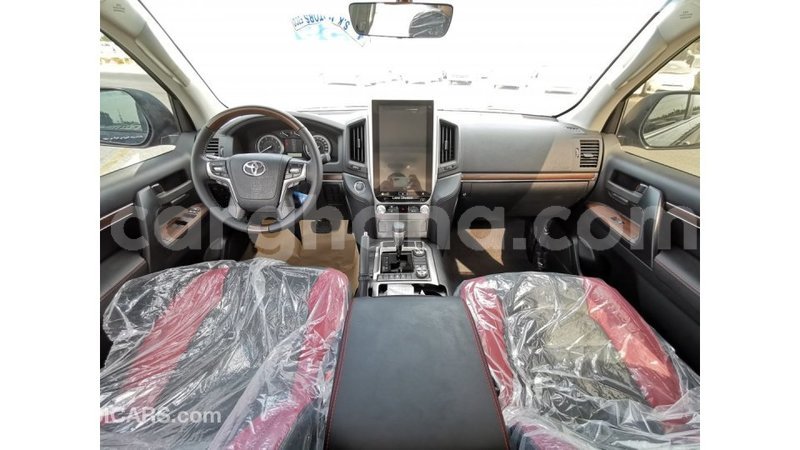 Big with watermark toyota land cruiser ashanti import dubai 14272