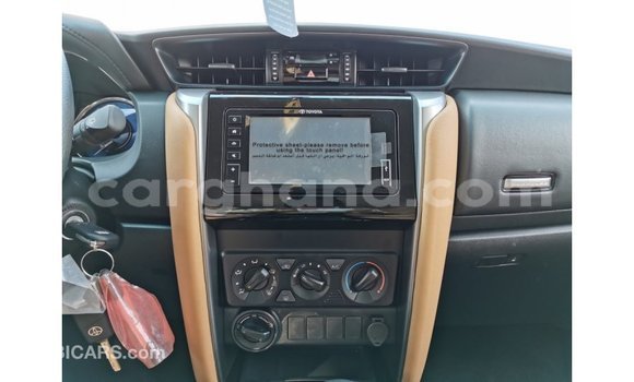 Buy Import Toyota Fortuner White Car in Import - Dubai in Ashanti Buy Import Toyota Fortuner White Car in Import - Dubai in Ashanti