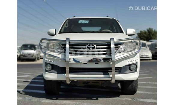 Sayi Imported Toyota Fortuner White Mota in Import - Dubai a Ashanti Sayi Imported Toyota Fortuner White Mota in Import - Dubai a Ashanti
