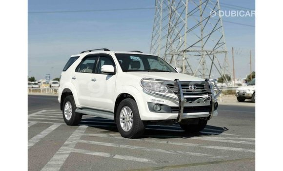 Sayi Imported Toyota Fortuner White Mota in Import - Dubai a Ashanti Sayi Imported Toyota Fortuner White Mota in Import - Dubai a Ashanti