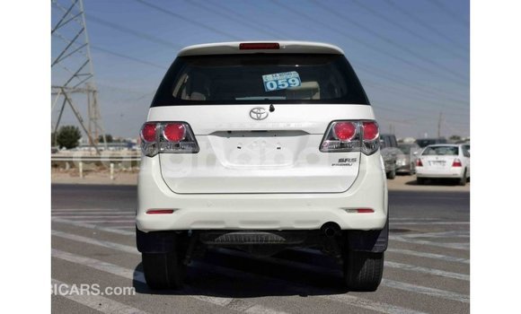 Sayi Imported Toyota Fortuner White Mota in Import - Dubai a Ashanti Sayi Imported Toyota Fortuner White Mota in Import - Dubai a Ashanti