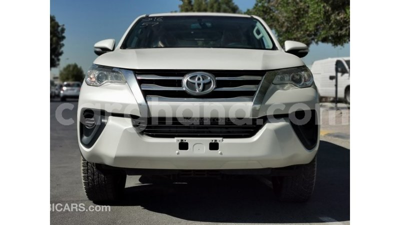 Big with watermark toyota fortuner ashanti import dubai 14305