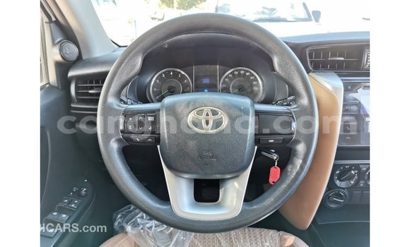 Sayi Imported Toyota Fortuner White Mota in Import - Dubai a Ashanti Sayi Imported Toyota Fortuner White Mota in Import - Dubai a Ashanti