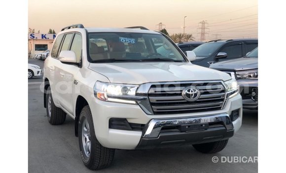 Sayi Imported Toyota Land Cruiser White Mota in Import - Dubai a Ashanti Sayi Imported Toyota Land Cruiser White Mota in Import - Dubai a Ashanti