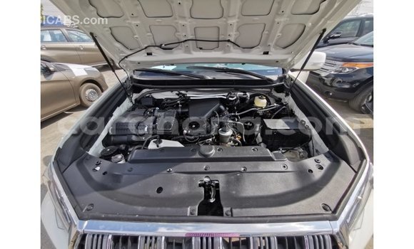 Sayi Imported Toyota Prado White Mota in Import - Dubai a Ashanti Sayi Imported Toyota Prado White Mota in Import - Dubai a Ashanti
