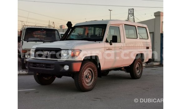 Buy Import Toyota Land Cruiser White Car in Import - Dubai in Ashanti Buy Import Toyota Land Cruiser White Car in Import - Dubai in Ashanti