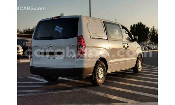 Ra Imported Hyundai Accent funfun Ọkọ̀ in Import - Dubai ni Ashanti Ra Imported Hyundai Accent funfun Ọkọ̀ in Import - Dubai ni Ashanti