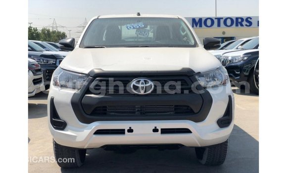 Buy Import Toyota Hilux White Car in Import - Dubai in Ashanti Buy Import Toyota Hilux White Car in Import - Dubai in Ashanti